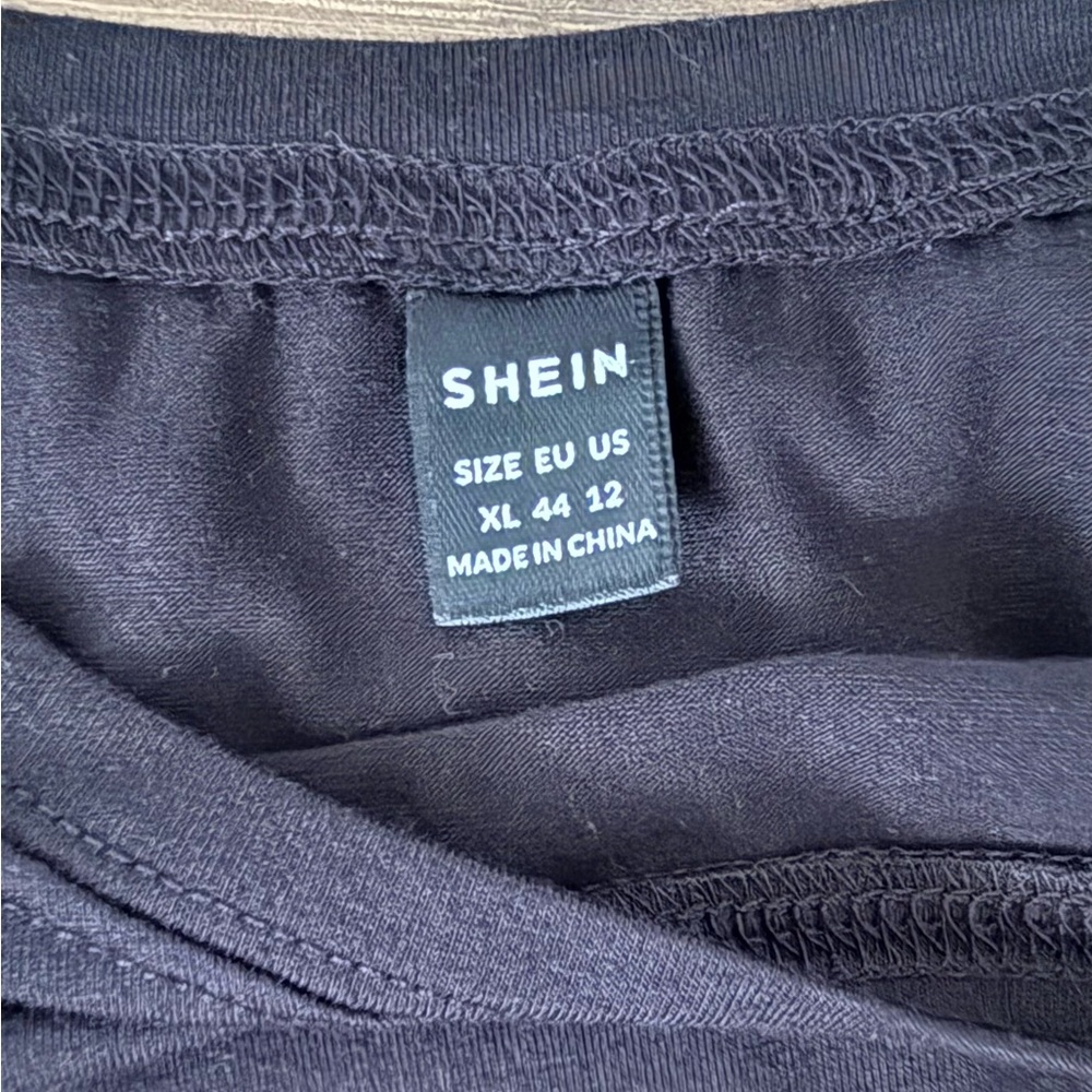 SHEIN Black Asymmetrical Tie Front Short Sleeve Tee - Picture 3 of 4